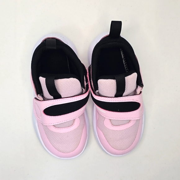 Nike pink and white sneakers size 10C toddler - Picture 1 of 5